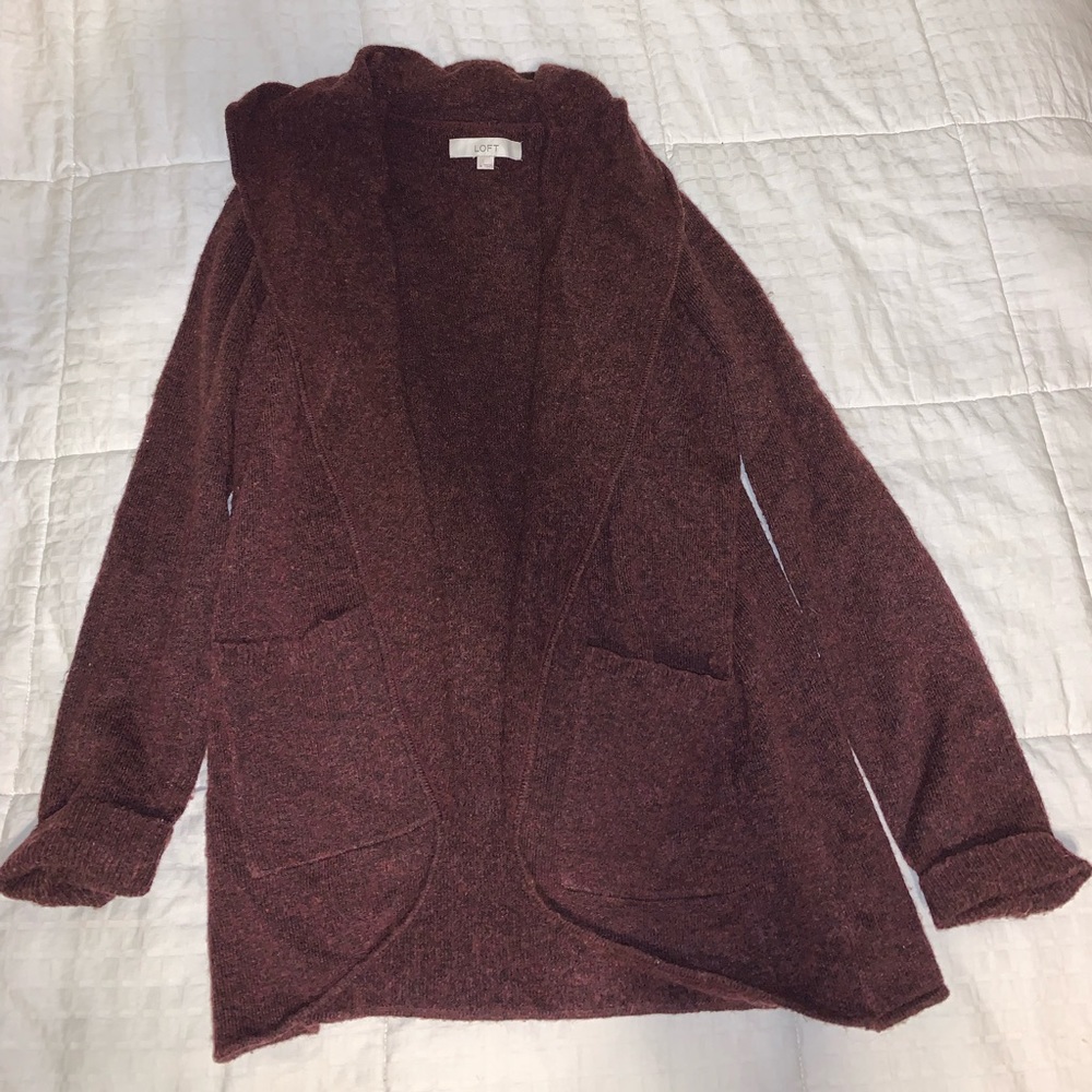 Maroon sweater